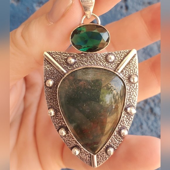 New Indian Moss Agate and Chrome Diopside Silver Pendant. - Picture 3 of 16